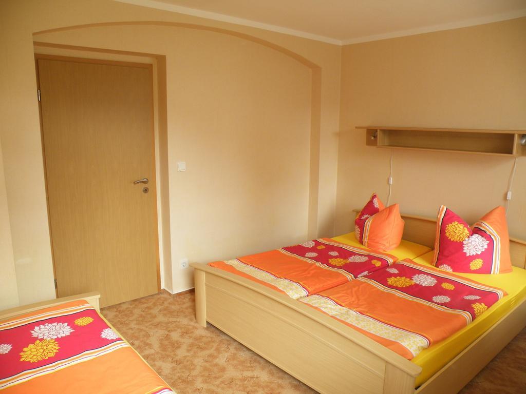 Am Lindenbaum Bed & Breakfast เซบนิทซ์ ห้อง รูปภาพ